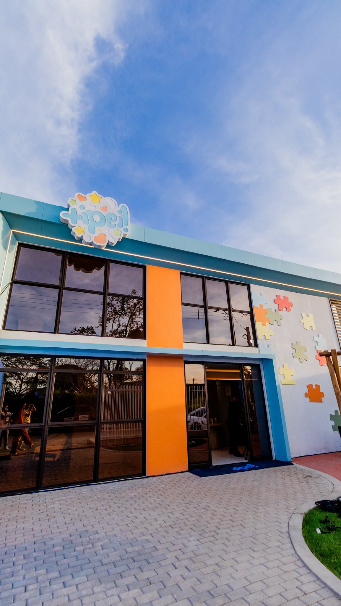 Um novo capítulo começa!
O IPEI chegou em Arapiraca para seguir promovendo desenvolvimento, inclusão e cuidado, agora ainda mais perto de mais famílias.🩵
Cada detalhe dessa nova unidade foi pensado para acolher, estimular e transformar histórias.
Bem-vindos ao IPEI Arapiraca!
#ipei #autismo #arapiraca