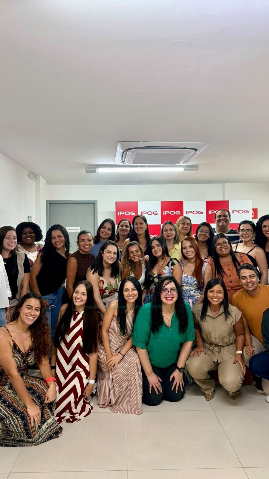 Cada nova ferramenta que chega à nossa equipe também amplia as possibilidades de cuidado🩵

Nosso time de terapeutas participou de um curso introdutório de Comunicação Aumentativa e Alternativa (CAA), fortalecendo conhecimentos e estratégias para tornar a comunicação mais acessível às crianças com necessidades complexas de comunicação.

Capacitar nossa equipe é também investir em um atendimento cada vez mais individualizado e atento a cada criança.