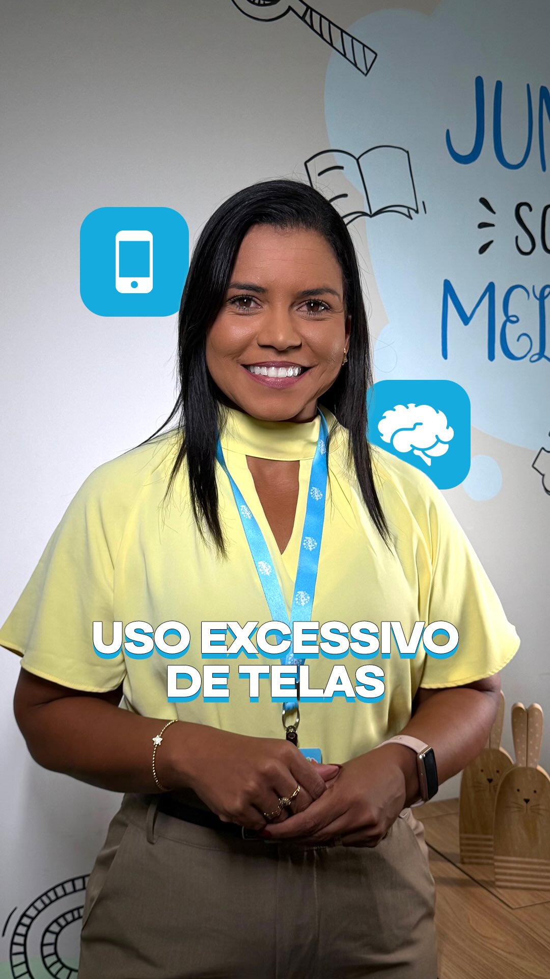 Quando a tela ocupa tempo demais, algumas experiências importantes podem acabar ficando de lado. 

Brincar, conversar, explorar, esperar, se frustrar e interagir também fazem parte do desenvolvimento. Por isso, o cuidado não está apenas em reduzir o uso, mas em garantir mais espaço para conexões reais no dia a dia.🩵